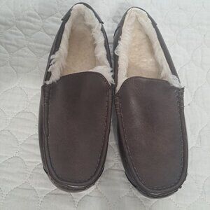 Koolaburra by Ugg Women's 8 Tipton Smooth Brown Slippers Pile Lined New No Box